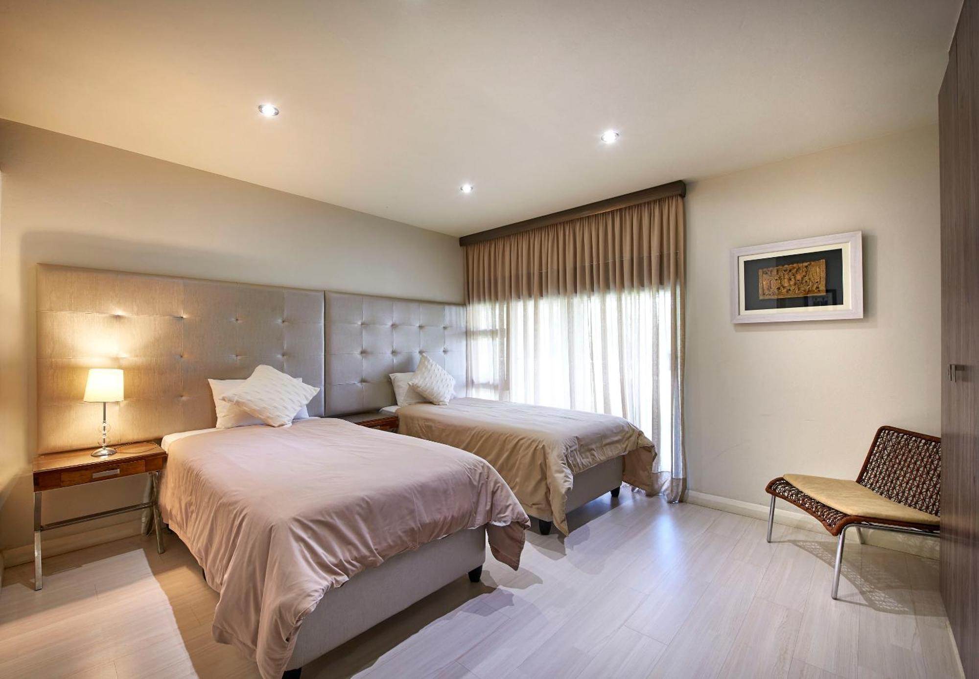 Dynasty Forest Sandown Serviced Apartments & Self Catering Hotel جوهانسبورغ الغرفة الصورة