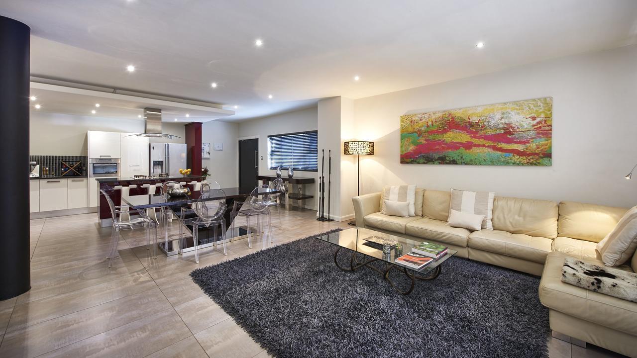 Dynasty Forest Sandown Serviced Apartments & Self Catering Hotel جوهانسبورغ المظهر الخارجي الصورة